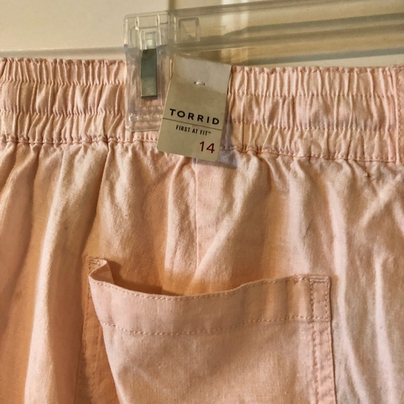 NWT Torrid Women’s Linen Shorts in Peach/Pink Size 14 - Picture 3 of 4